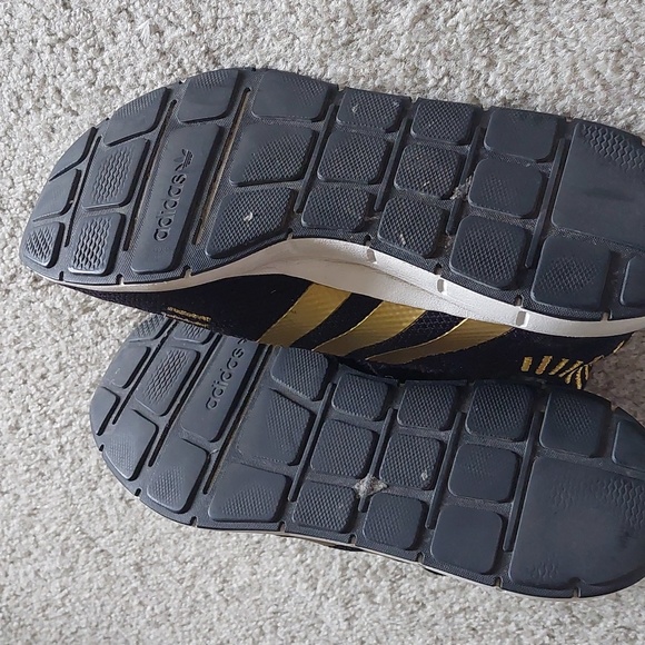 Adidas Black and Gold Runners Size 8W - Picture 7 of 8